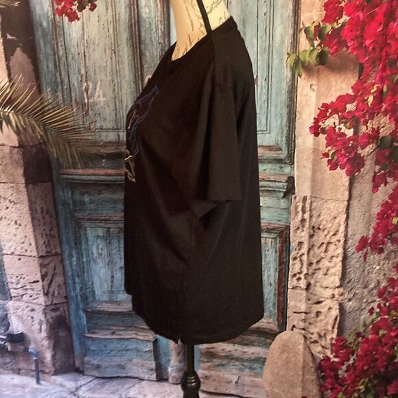 French Connection embroidered headphones black T-shirt, size large, guc - Picture 5 of 9